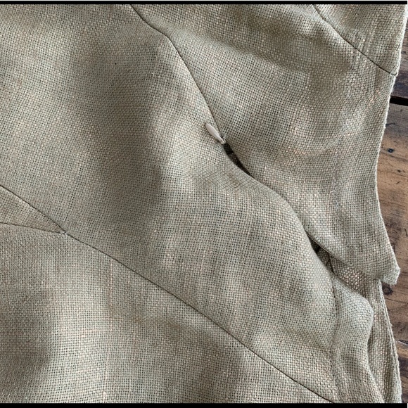 Daryl K designer metallic gold linen skirt. Size 2. - Picture 4 of 4